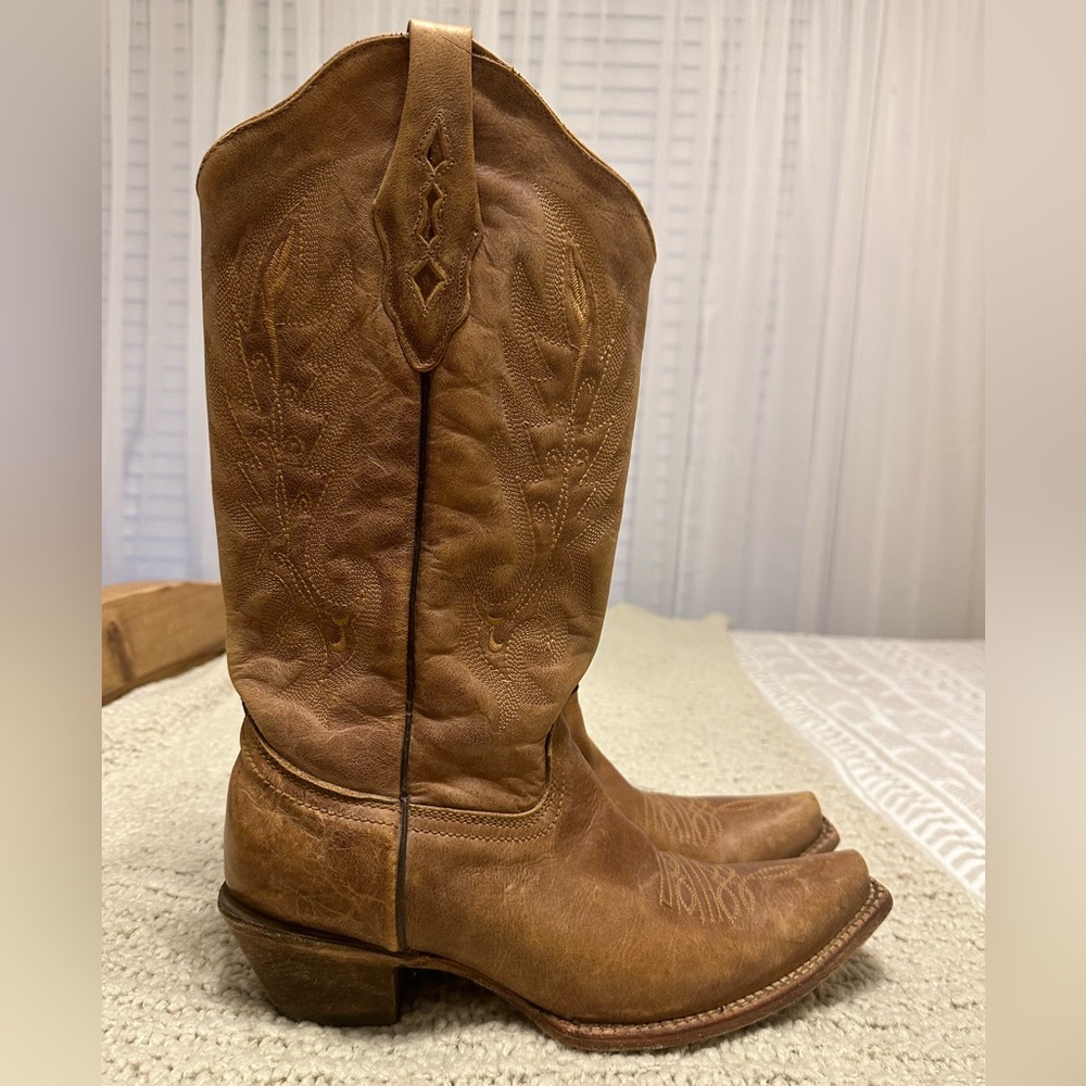EUC Corral Cowboy Boots
